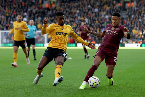 球与棒球两 球与棒球两